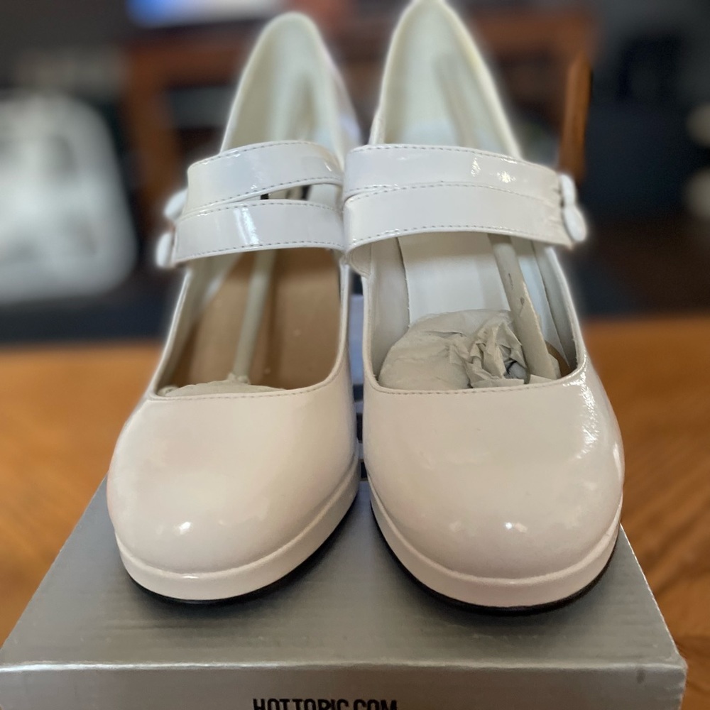 Hot Topic White  May Janes